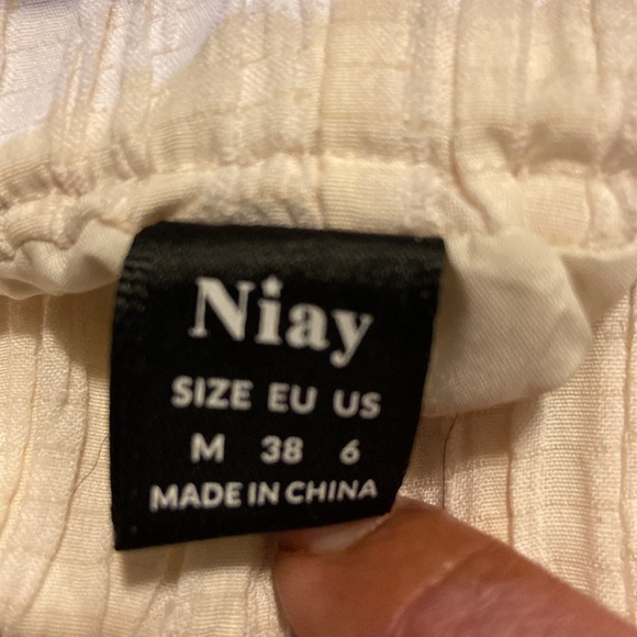 Ivory Shorts 6 (Med) NIAY - Picture 3 of 5